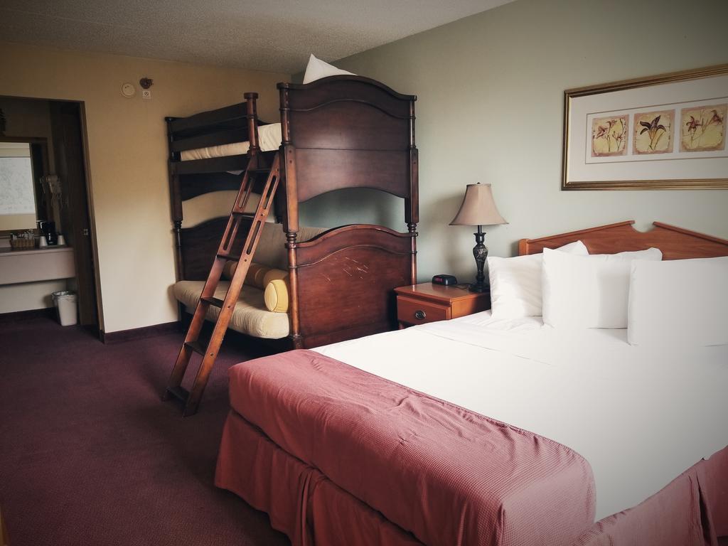 בראנסון American Eagle Inn & Suites מראה חיצוני תמונה