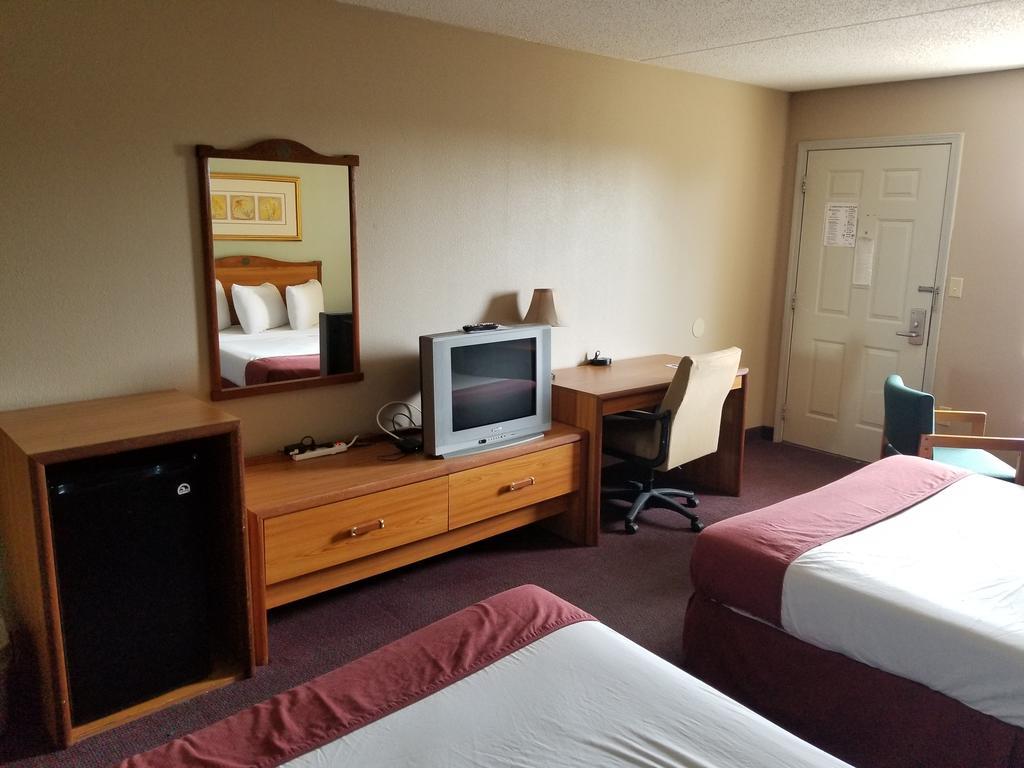 בראנסון American Eagle Inn & Suites מראה חיצוני תמונה