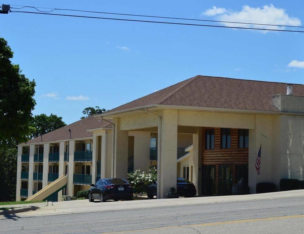בראנסון American Eagle Inn & Suites מראה חיצוני תמונה