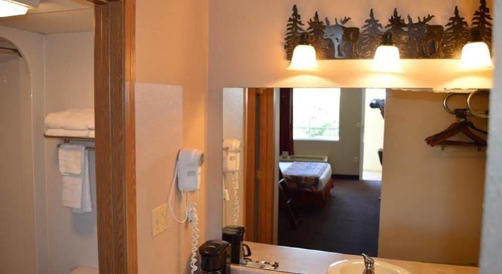 בראנסון American Eagle Inn & Suites מראה חיצוני תמונה